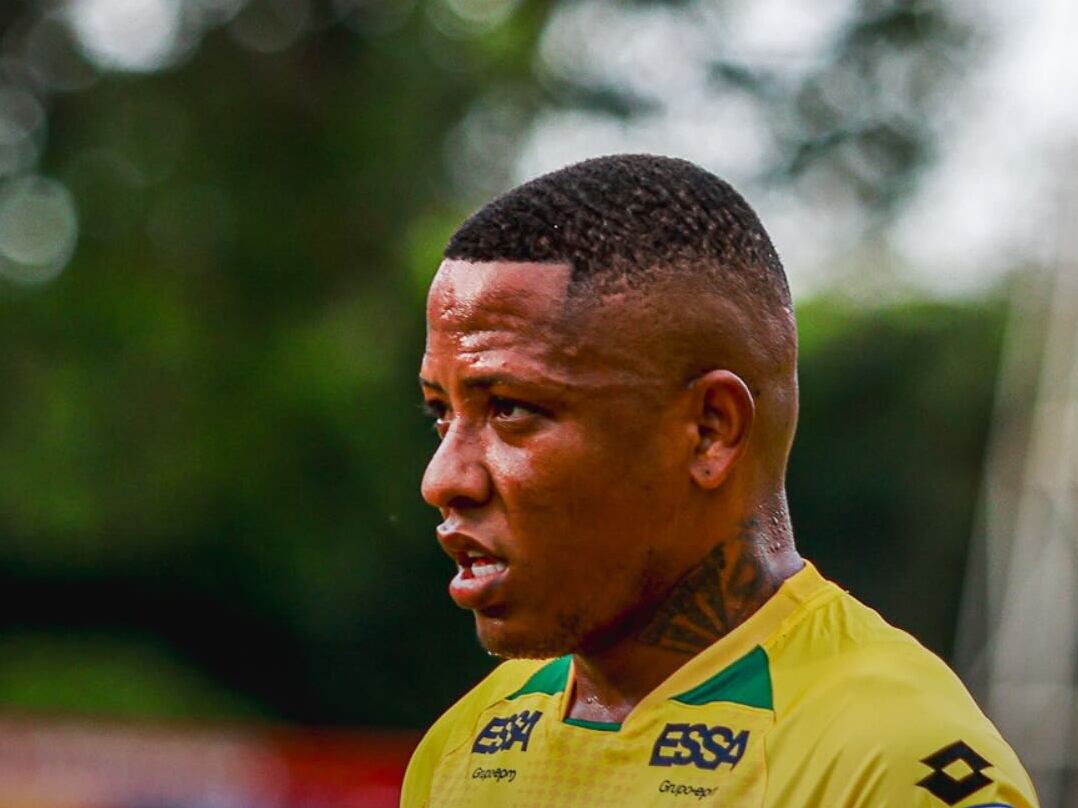 Jhon Vásquez, delantero del Bucaramanga / @ABucaramanga