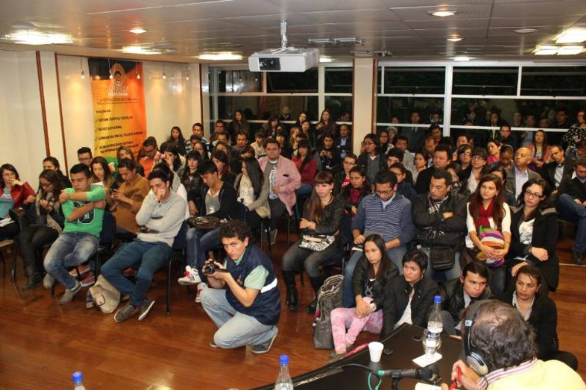Hora 20 en la Fundación Universitaria INPAHU