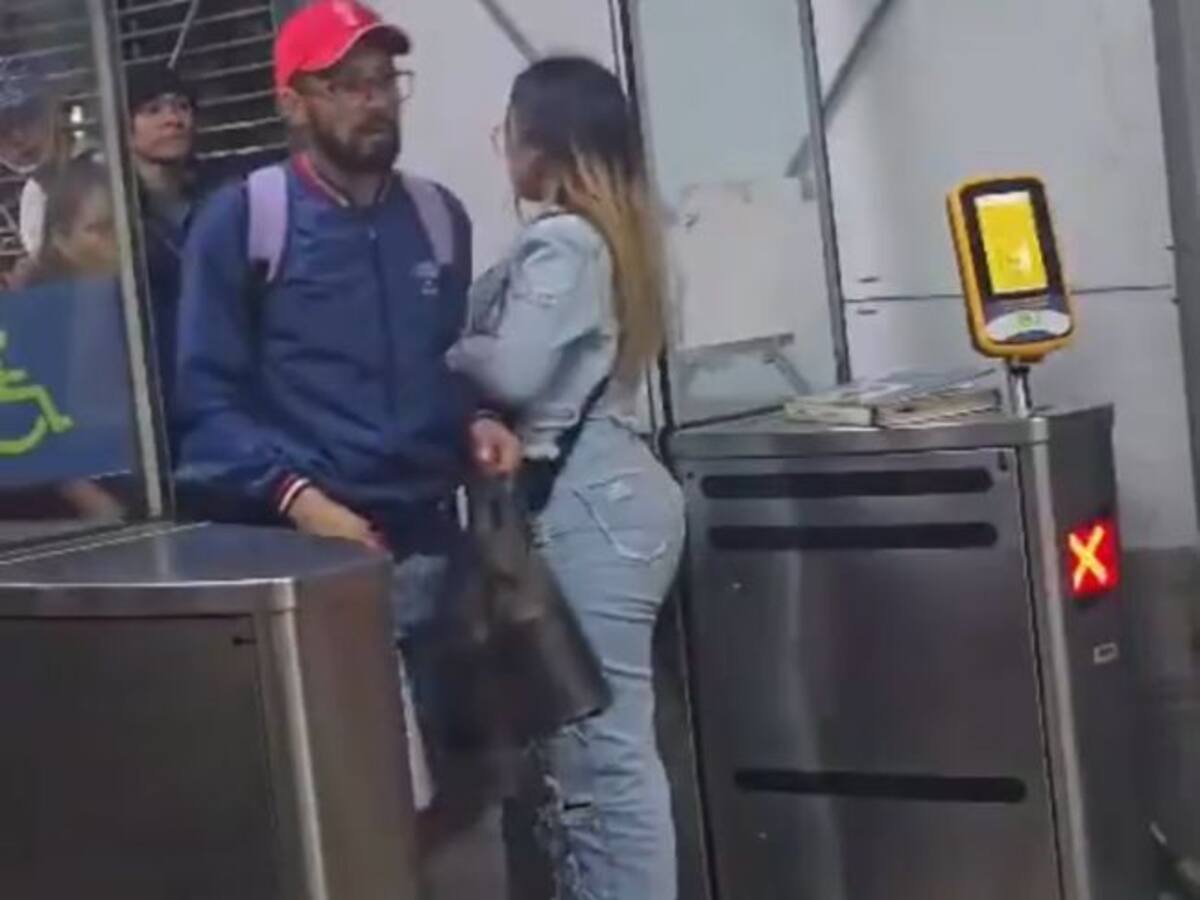 Fue identificada la mujer revendedora de pasajes de Transmilenio en el centro de Bogotá