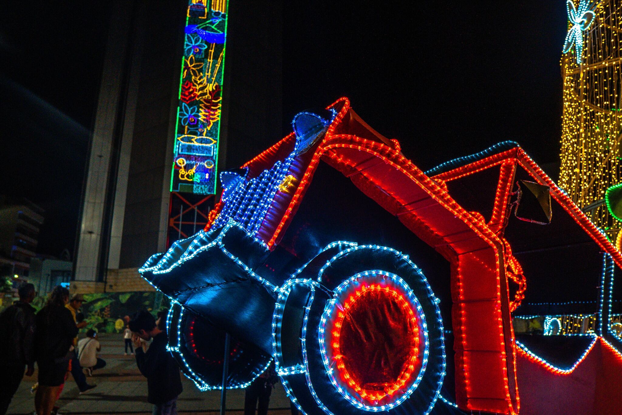 Alumbrado navideño plaza de Bolívar de Armenia. Foto Cortesía Edeq