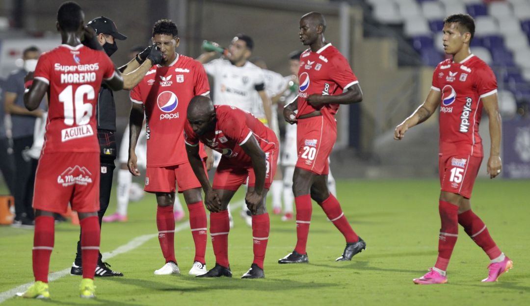 América jugando como local en el estadio Romelio Martínez, en la Copa Libertadores 2020.