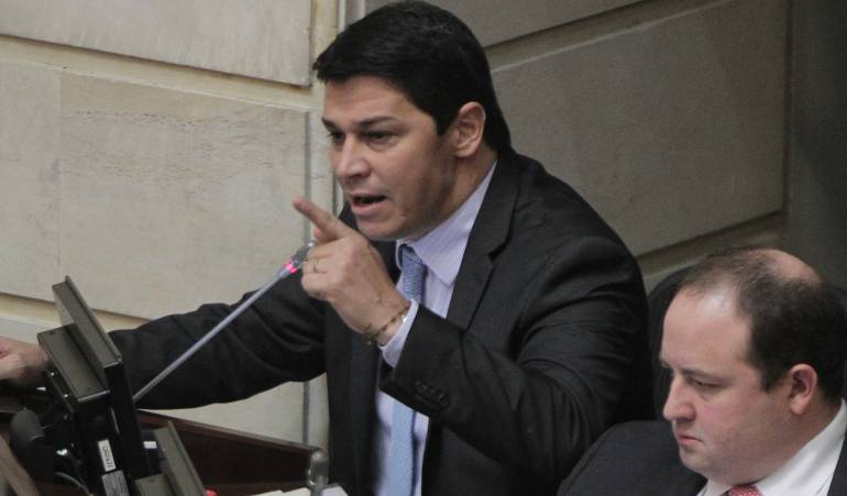 El senador ya es conocido por su capacidad para difundir fake news