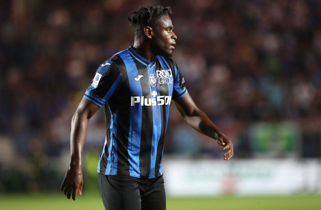 Duvan Zapata en un partido con el Atalanta (Photo by Marco Luzzani/Getty Images)