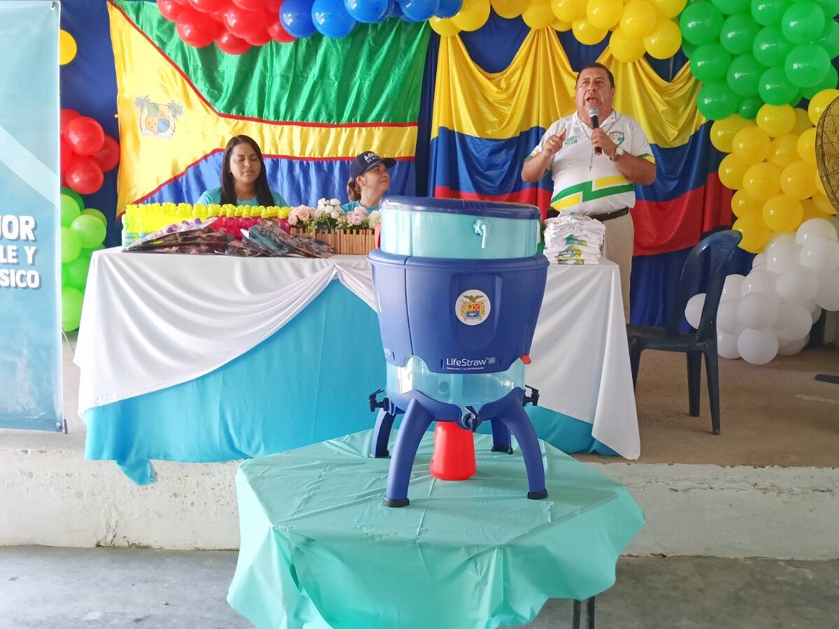 10 Escuelas de Bolívar ya cuentan con filtros para purificar agua