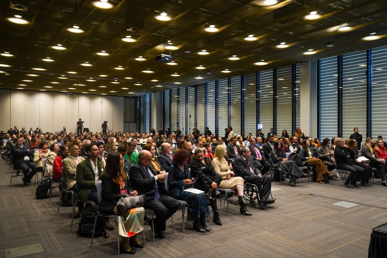 Más de 400 personas participaron en la cuarta edición de "El Poder de la Diversidad", un encuentro que reunió a representantes del sector público, privado, la academia y organizaciones sociales. | Foto: Caracol Radio.