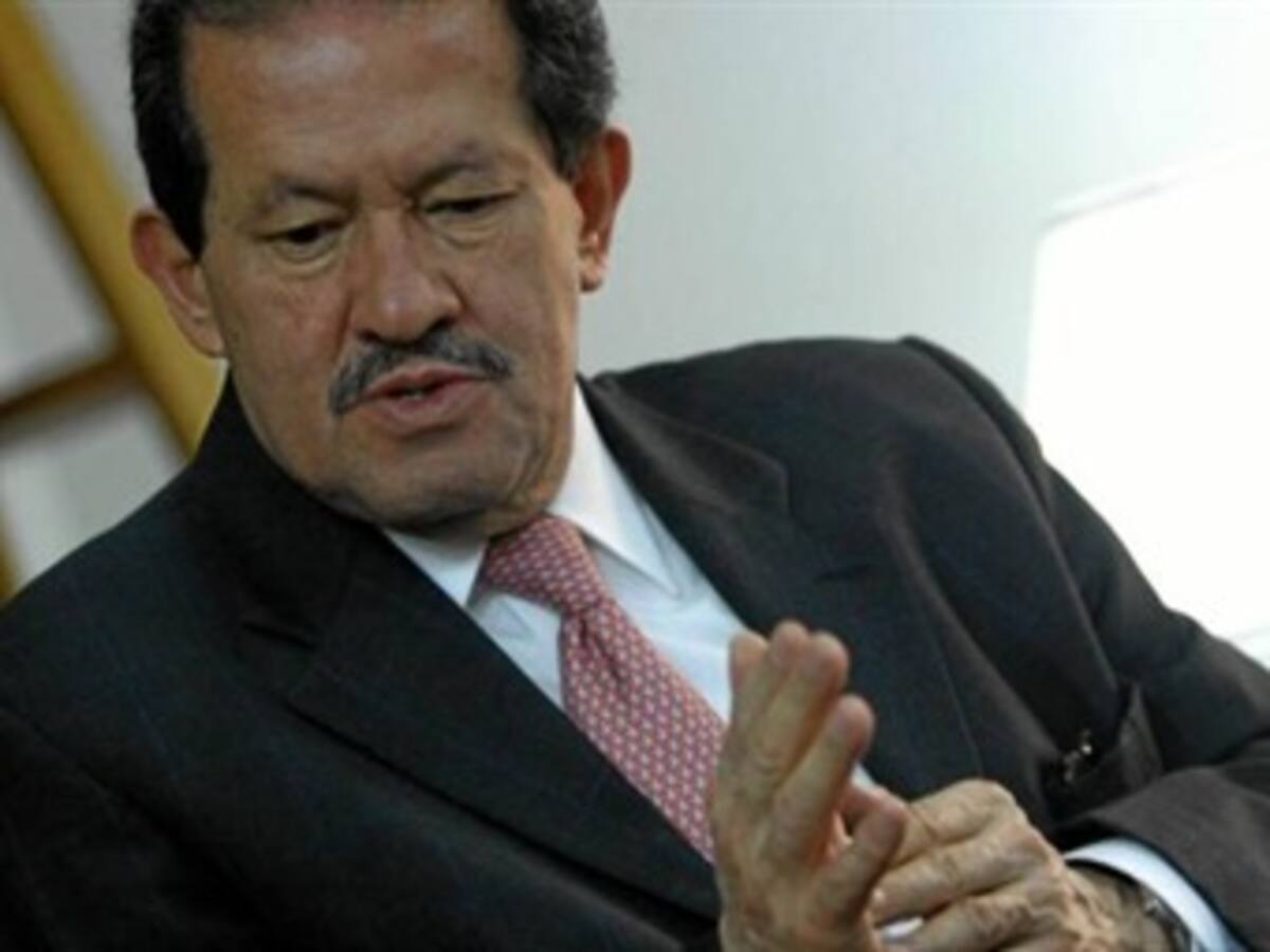 Vicepresidente tendría paralizada la mitad de su cuerpo