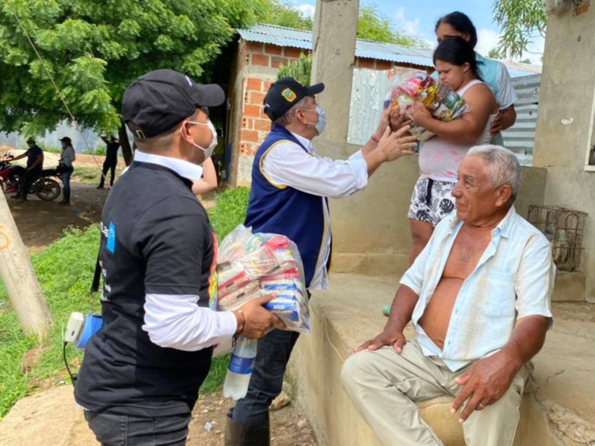 Tecnoglass entrega 1.000 mercados a damnificados del Carmen de Bolívar