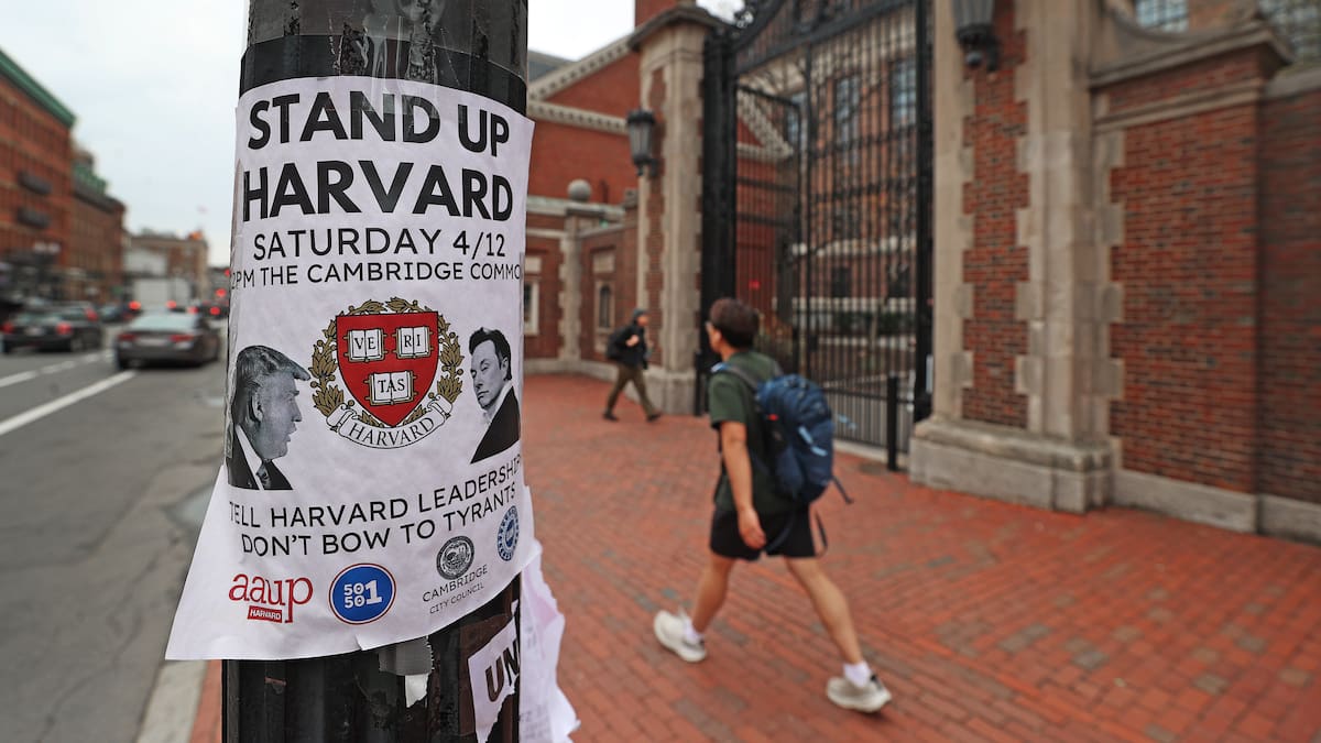 Gobierno Trump prohíbe a Harvard inscribir estudiantes extranjeros
