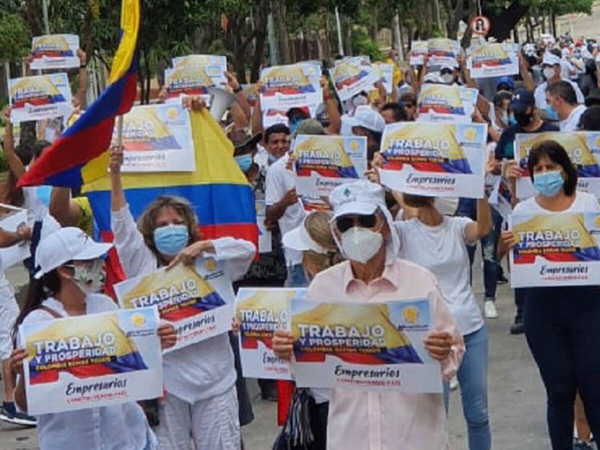 Empresarios de Barranquilla marchan en contra del vandalismo