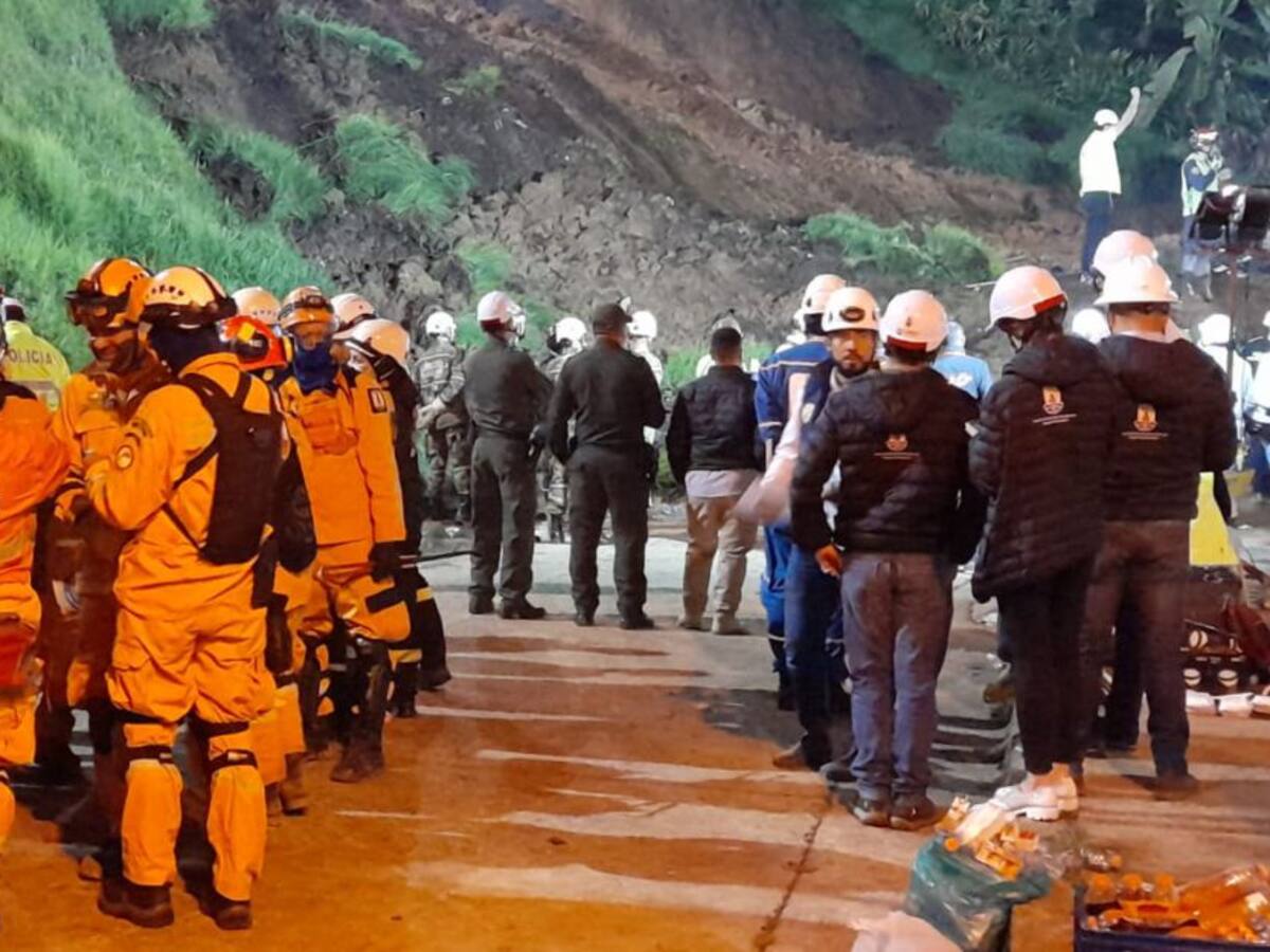 Agilizan retiro de escombros del derrumbe en barrio Centenario de Manizales