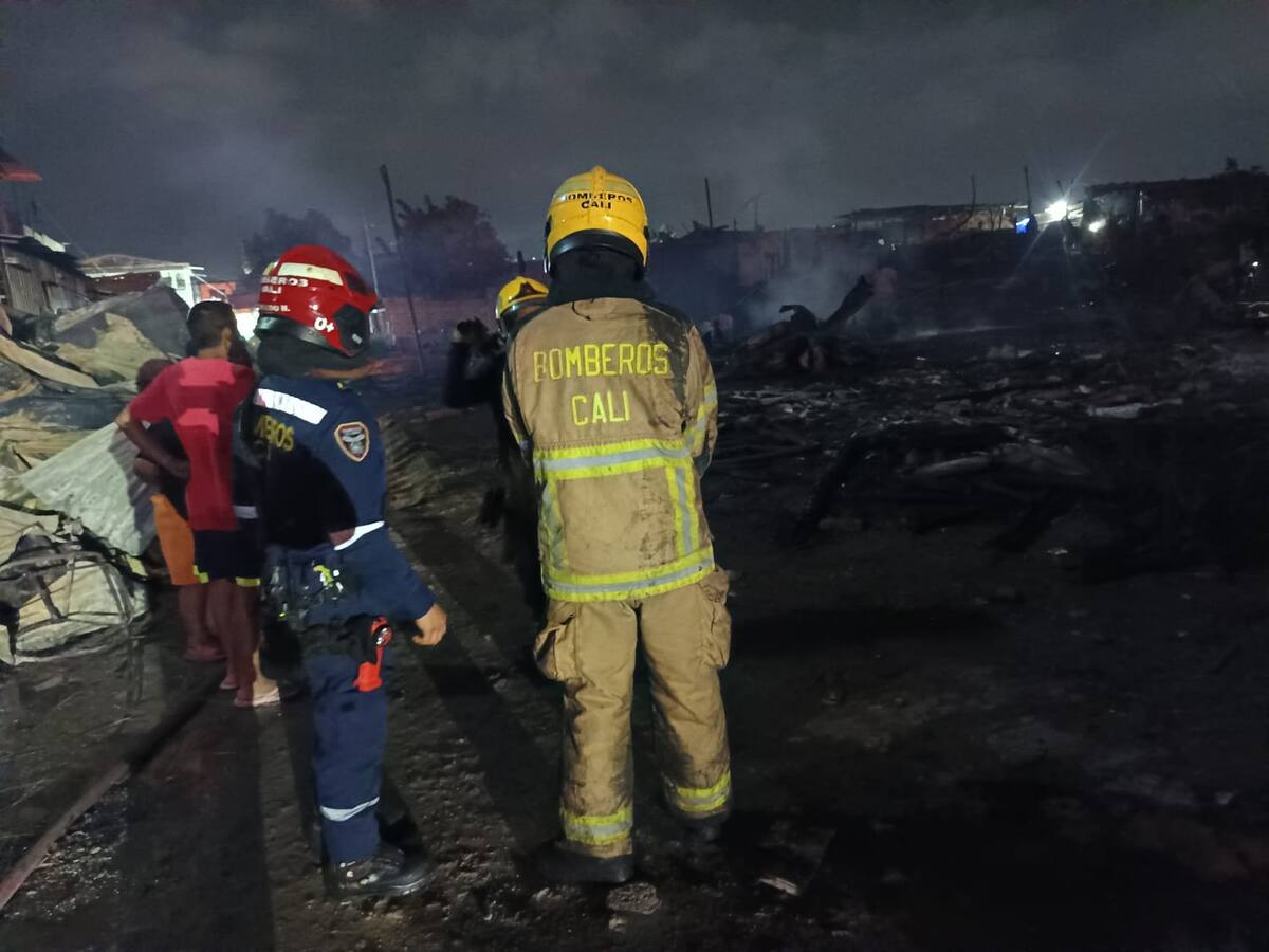 Más de 20 viviendas afectadas por incendio estructural en el oriente de Cali