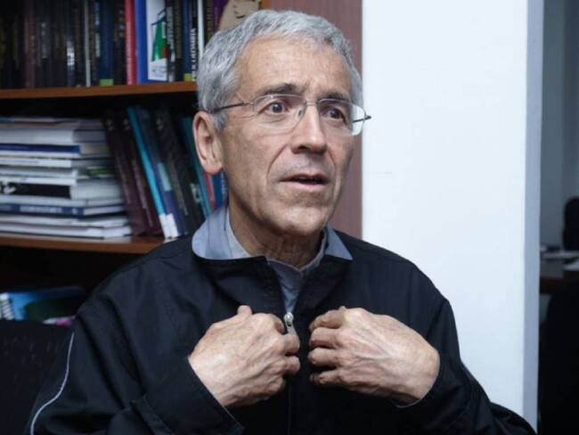 Iglesia invita al ELN a buscar diálogo con el gobierno