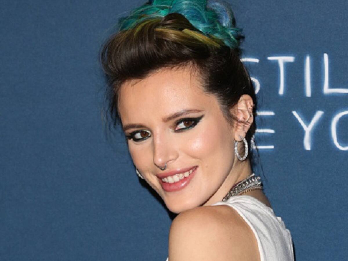 ¡Vuelve y juega! Bella Thorne muestra los vellos de sus axilas