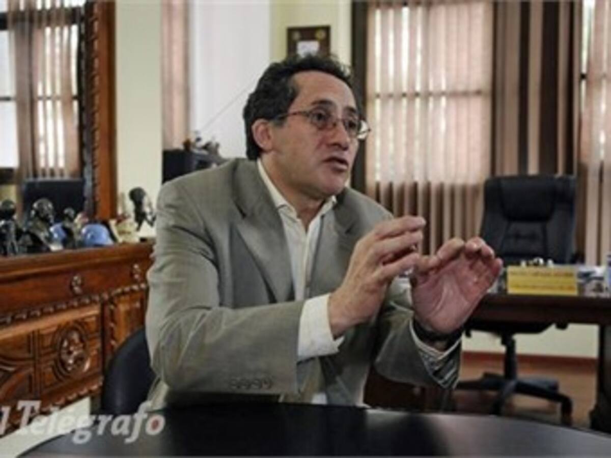 Ecuador destaca de 'enorme' el avance en la normalización de las relaciones con Colombia