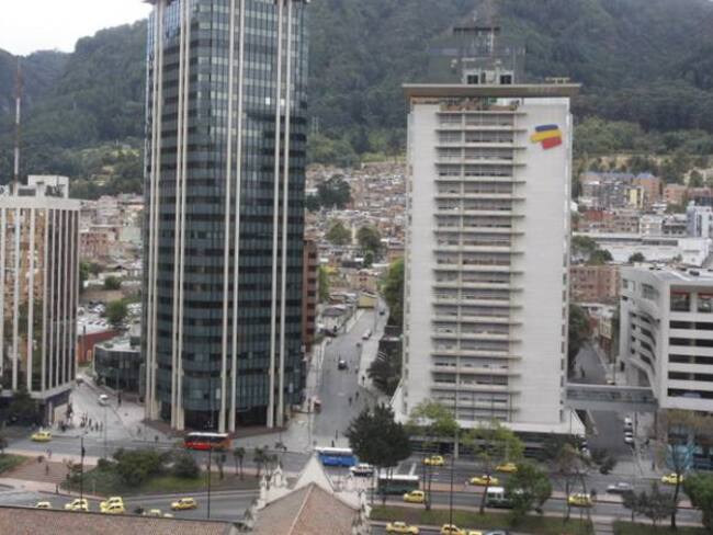 Foto de archivo de los edificios de la carrera séptima con 32 en Bogotá.