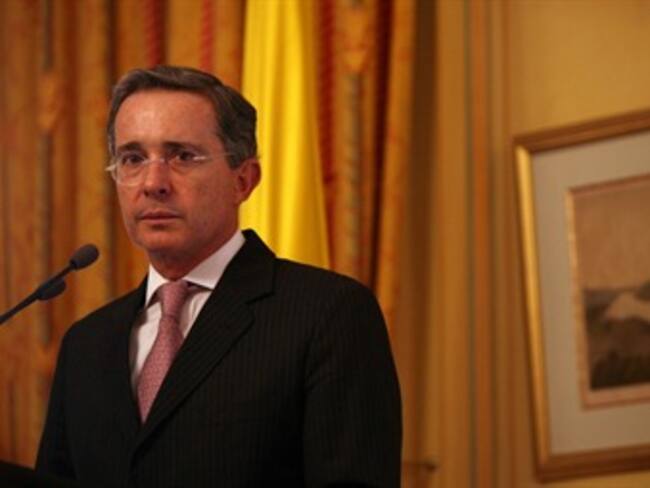 Bernardo Moreno sigue detenido por presiones del ‘cartel de falsos testigos’: Uribe