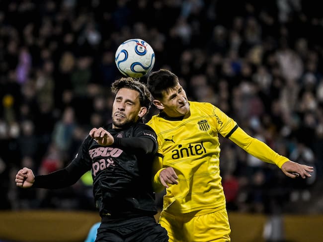 Santa Fe respira con el empate de Platense y Peñarol: repase la tabla de posiciones en Libertadores. (Photo by Marcelo Endelli/Getty Images)