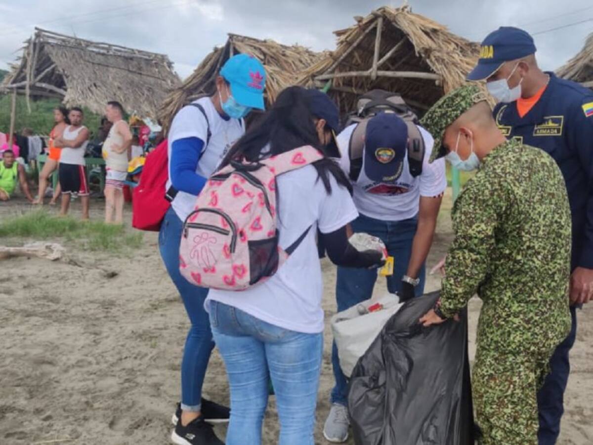 Recolectan media tonelada de residuos en jornada de limpieza en Caño dulce