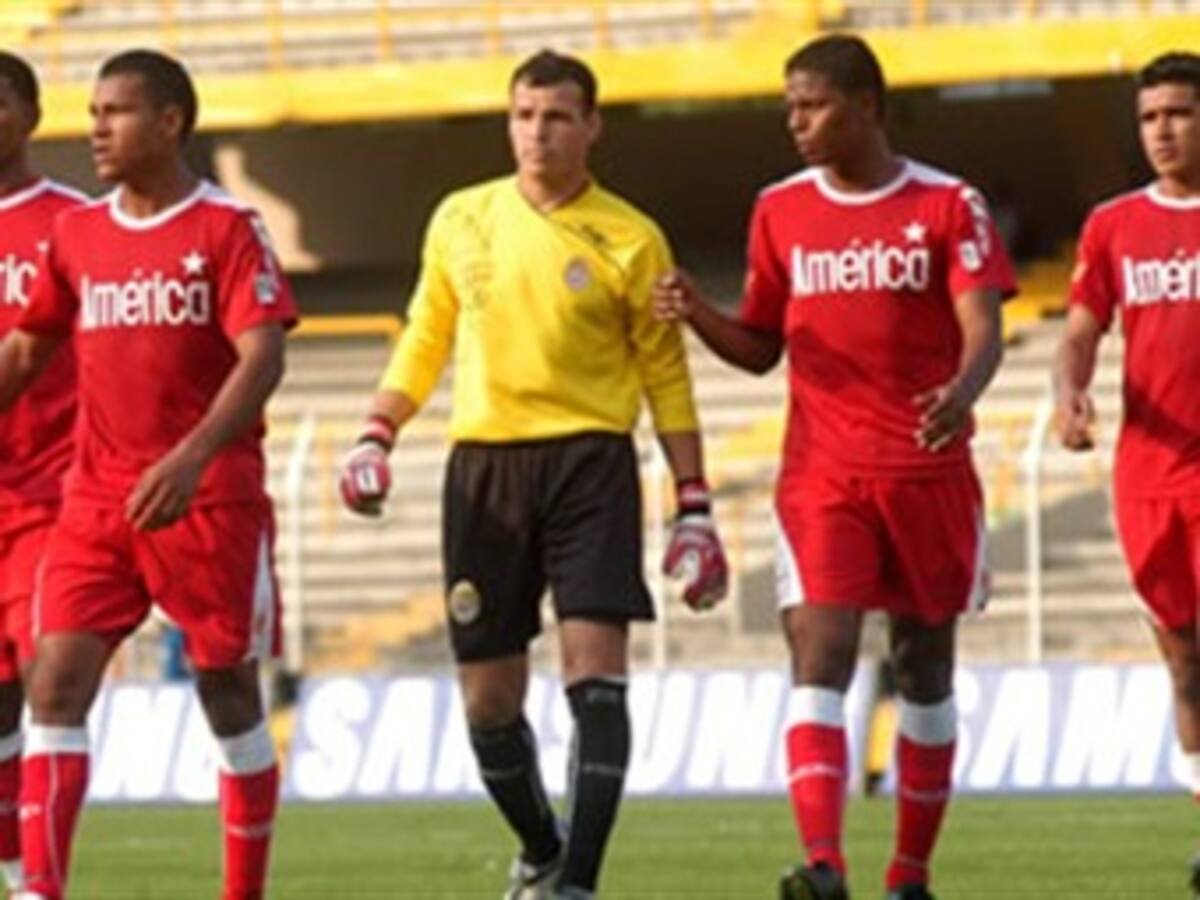 El uruguayo Alexis Viera engrosa lista de deserciones del América por falta de pago
