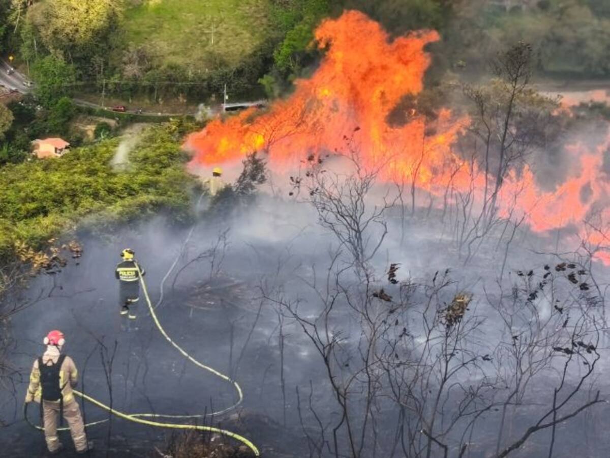 Dos incendios en Santander marcan el inicio de la temporada de menos lluvias