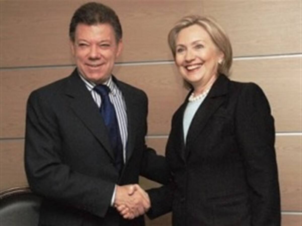 Presidente Santos buscará encuentro bilateral con Clinton para finiquitar TLC