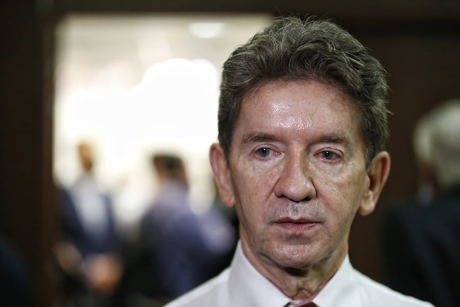 El senador y precandidato presidencial, Gustavo Petro, ha recibido una oleada de críticas por cuenta de la posibilidad de aliarse con el exgobernador de Antioquia, Luis Pérez Gutiérrez (foto)