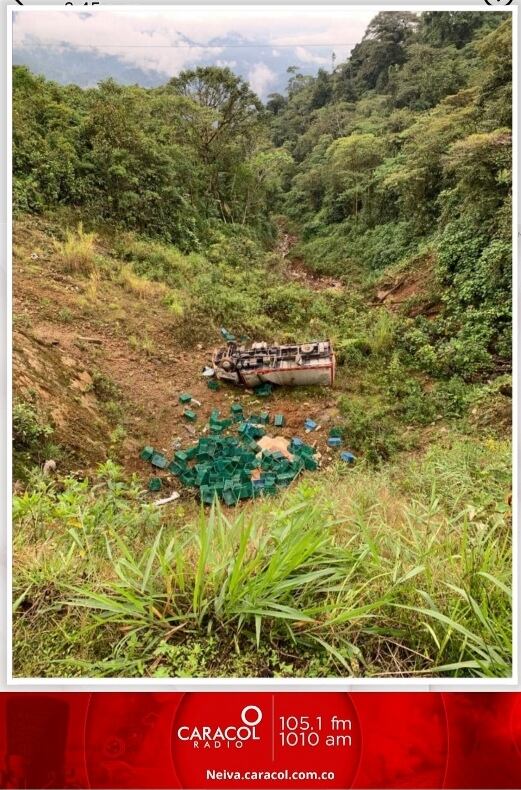 Afortunadamente, el conductor logró salir de su vehículo consciente y pedir ayuda.