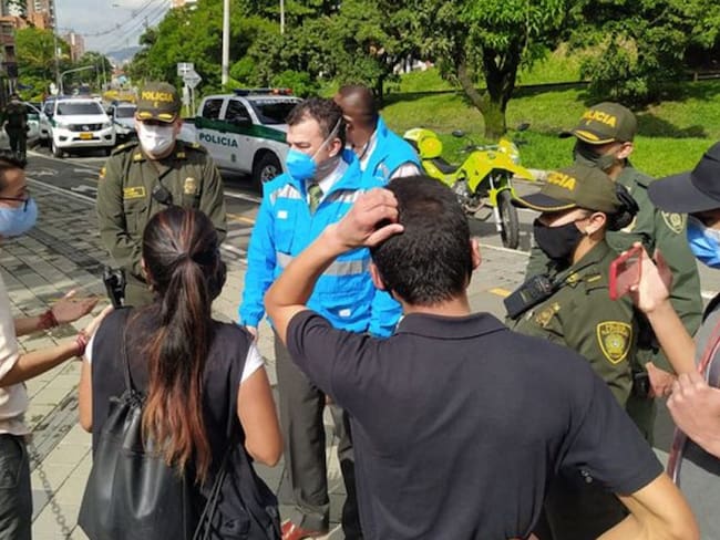 Encadenados, estudiantes de la Unal, sede Medellín, piden matrícula cero