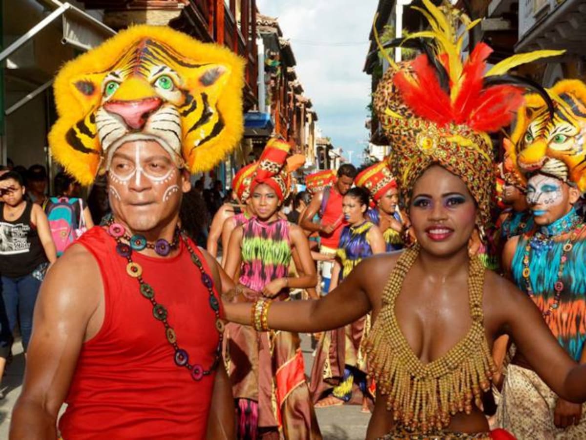 Cabildo de la Escuela Normal del Caribe: explosión de color y alegría