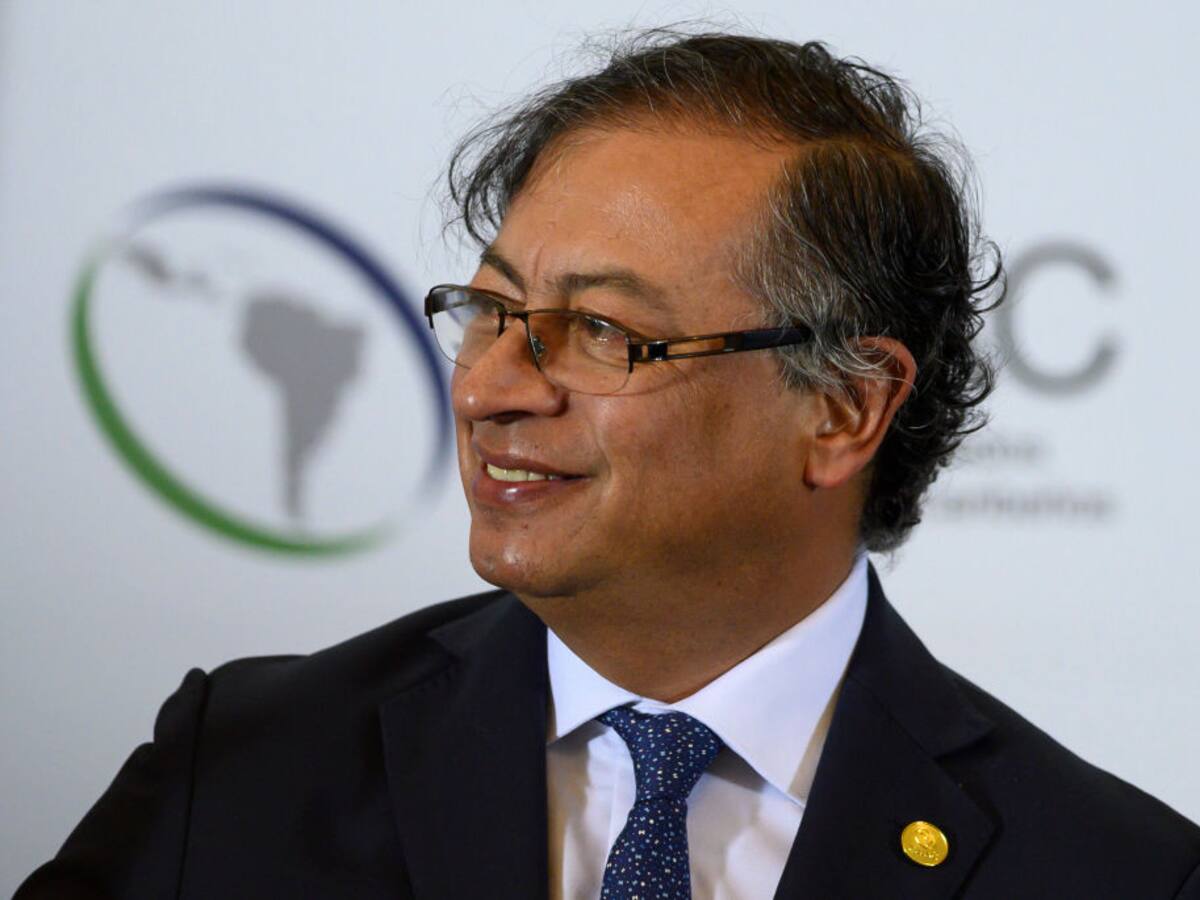 Listo borrador de decreto con el que el Presidente asumirá regulación de servicios