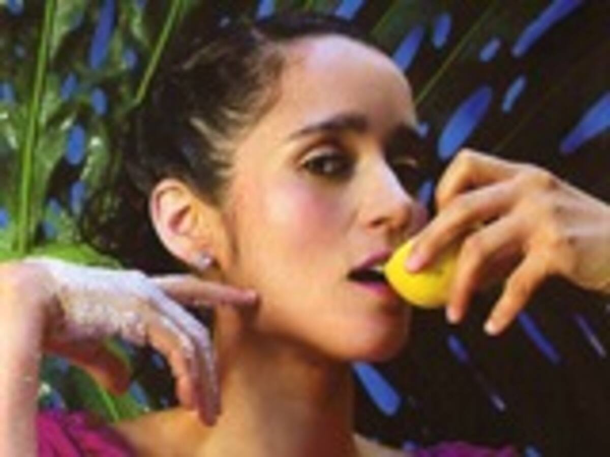 Julieta Venegas en los Grandes Especiales de Caracol