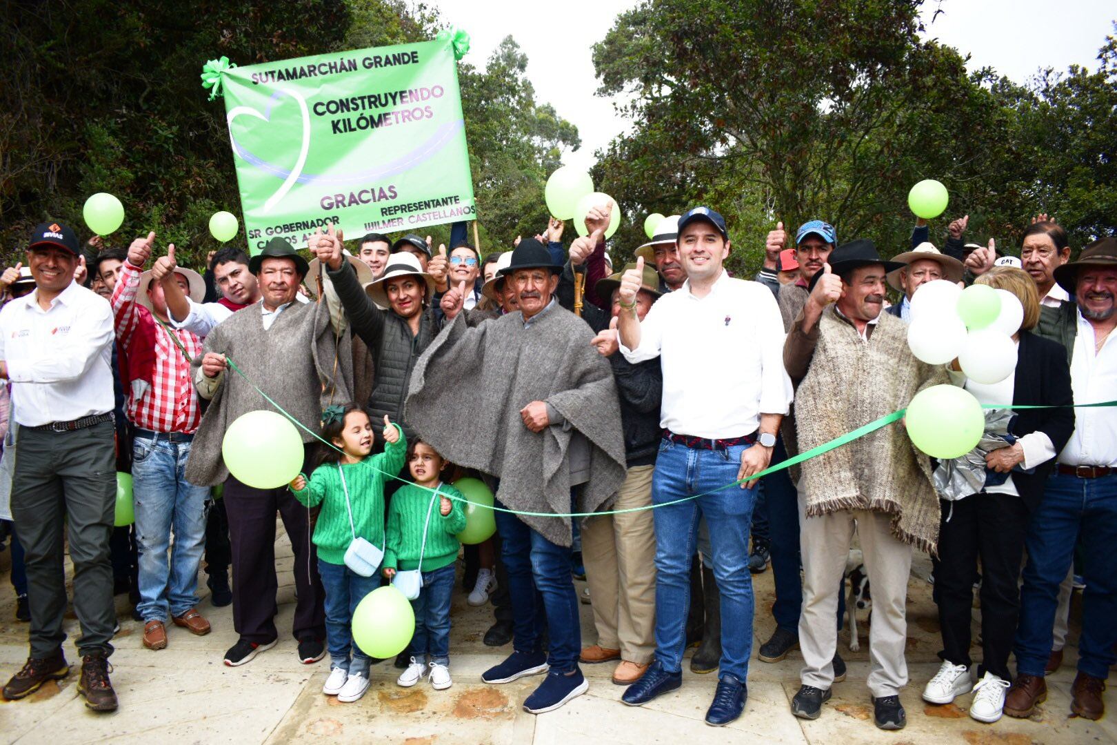 En la entrega de las obras estuvieron funcionarios de la Gobernación de Boyacá. El alcalde de Sutamarchán, no. Foto | @ingwilmerc