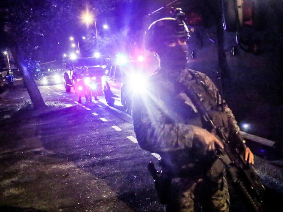 Derriban monumento al soldado en sede militar en Palmira, Valle