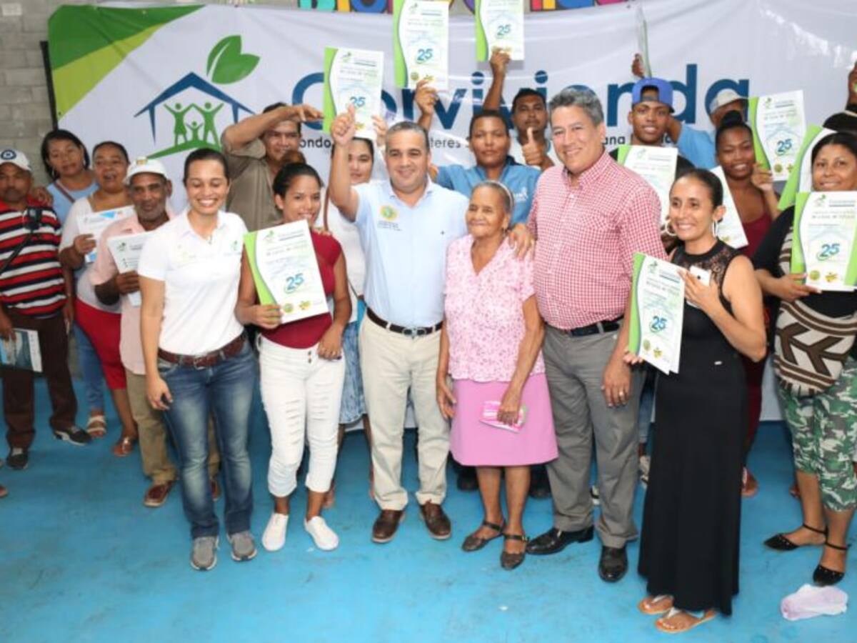 Entregan más de 50 títulos de propiedad y 18 mejoramientos en Cartagena
