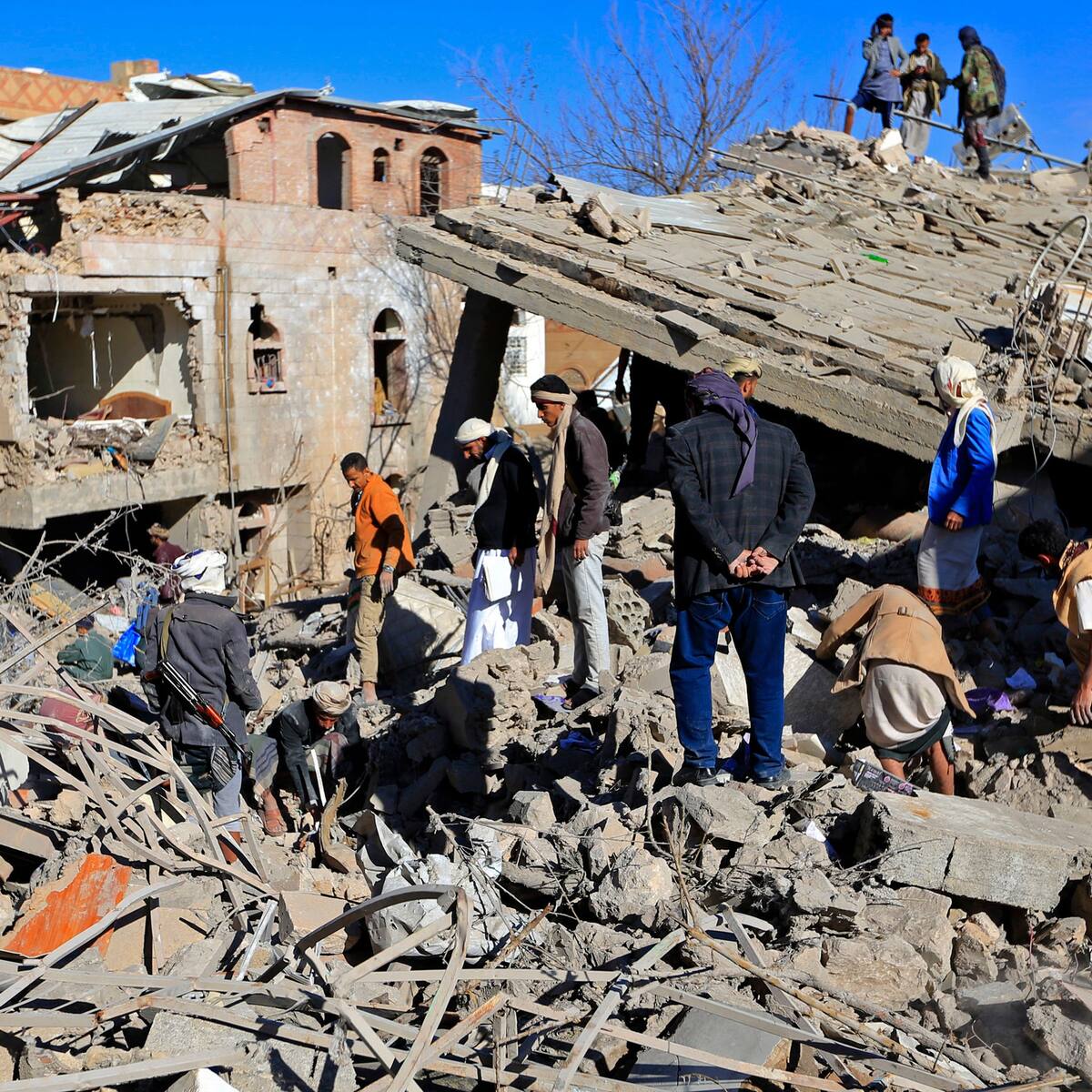 EE.UU. y Reino Unido lanzan ataques contra rebeldes hutíes en Yemen