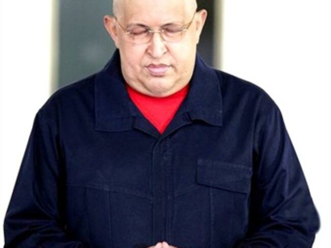 Por complicaciones médicas Chávez no podría posesionar el 10 de enero: oncólogo