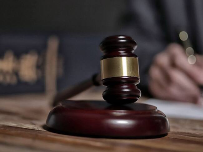 Ordenan tres días de arresto contra MinDefensa y director de la Policía