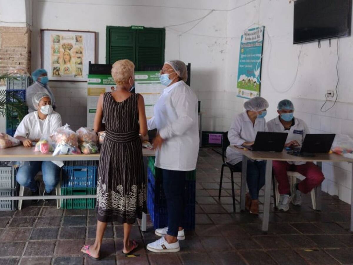 Entregaron nuevos paquetes del PAE en la I.E. La Milagrosa