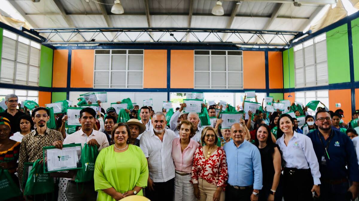 En el Huila la ANT entregó 100 títulos a 62 familias del municipio de la Plata