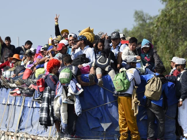 Caravana de migrantes cruzó hacia México con posibilidad de asilo