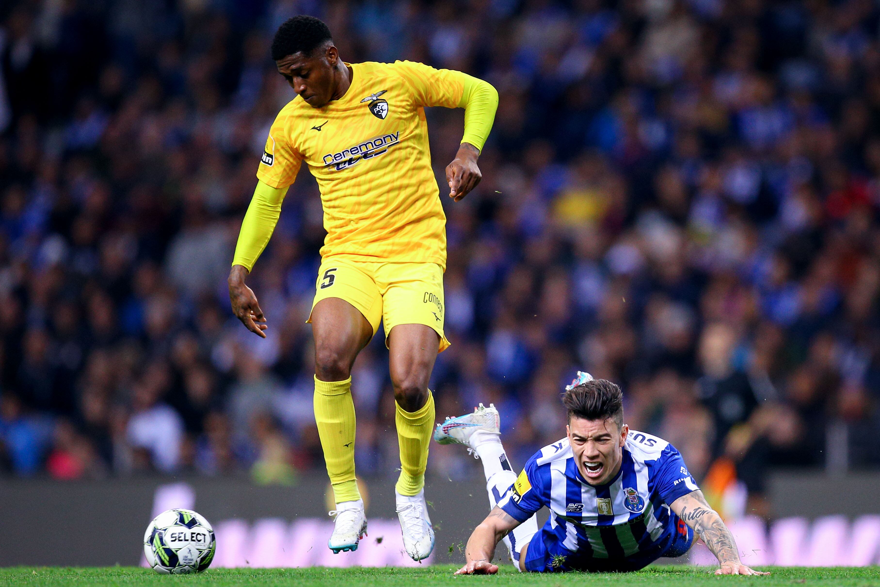 Yony González, delantero del Portimonense SC. (Photo by Diogo Cardoso/DeFodi Images via Getty Images)