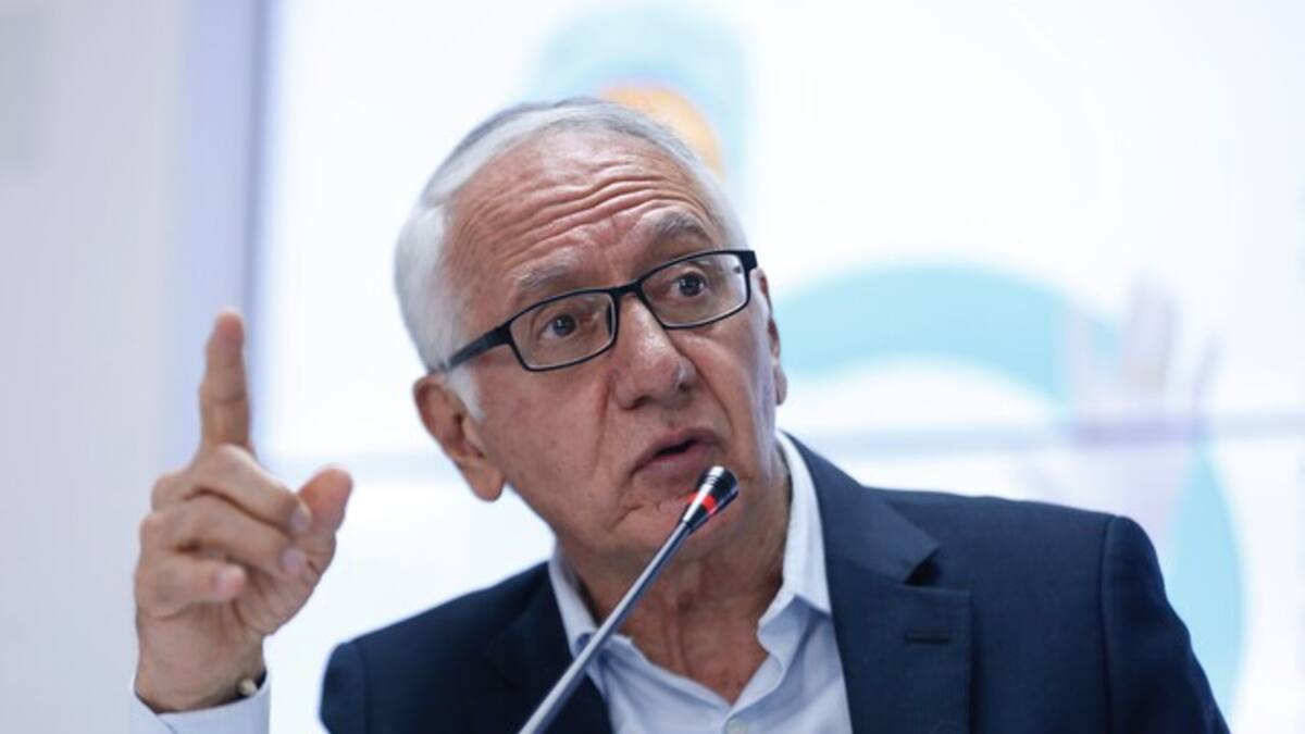 MinSalud explicó deuda de $100 billones de las EPS revelada por Petro: “es acumulada desde Pastrana”