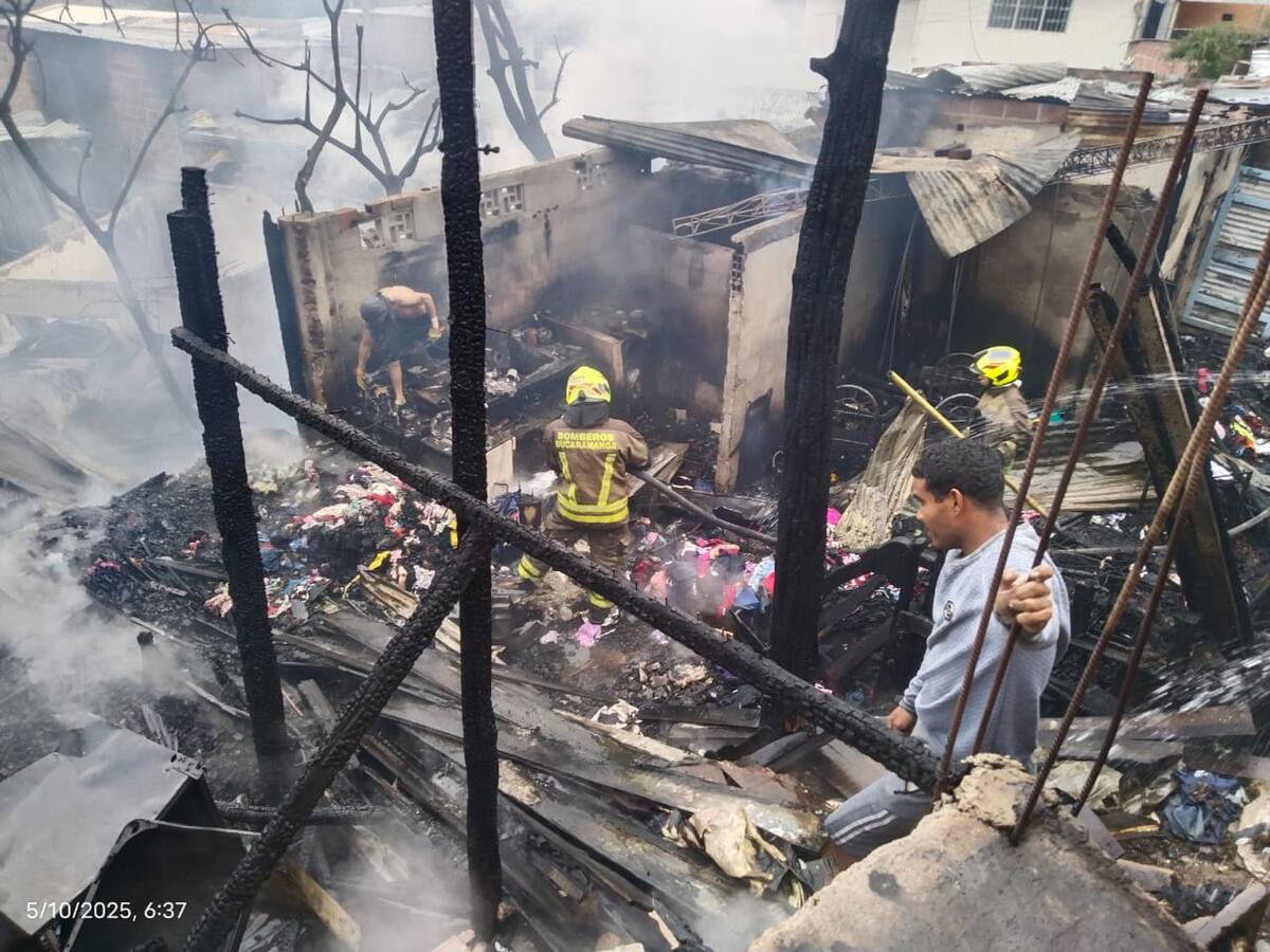 Hallan cuerpo incinerado de una mujer tras incendio en el barrio Zarabanda de Bucaramanga