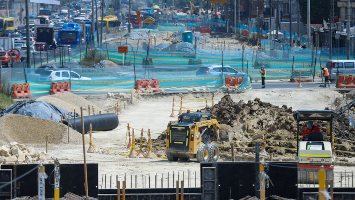 ¿Cuáles son las rutas alternas por obras del puente de la Calle 68 con Av 1° de Mayo?