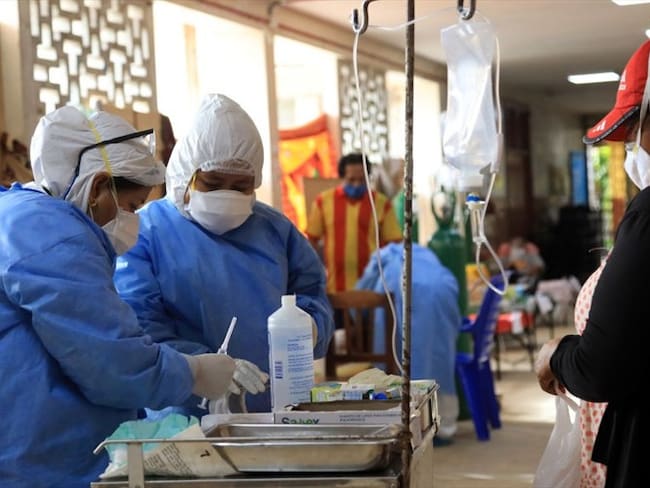 A pesar de haber sido el primer país latinoamericano en tomar medidas contra el coronavirus, Perú superó los 50 mil contagiados y 3 mil muertos en los primeres emses de pandemia.    Foto: Getty Images