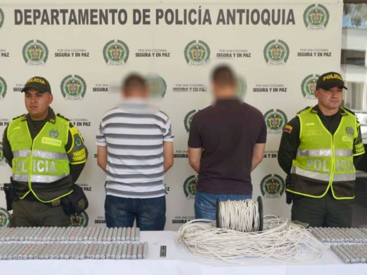 Incautan 200 kilos de explosivos camuflados en adobes y tejas en Antioquia