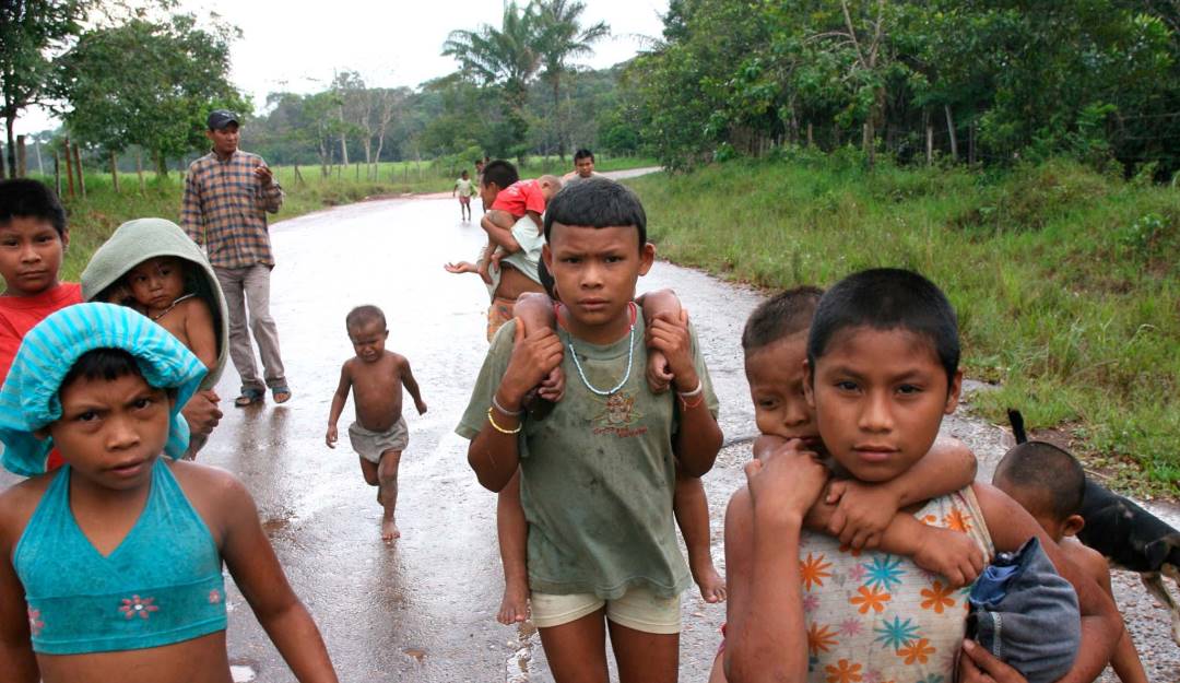 Indígenas Nukak by Colprensa