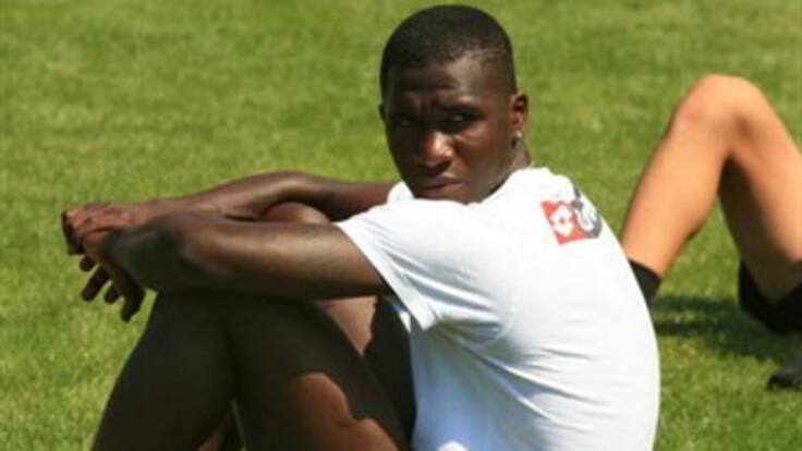 Villarreal presentó al colombiano Cristian Zapata