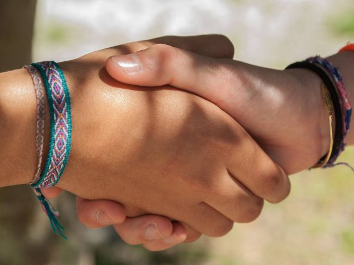 ¿Cuál es el origen de las palabras bacán y parcero?