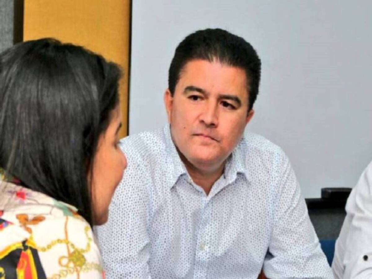 Policía y Ejército vigilarán estaciones de gasolinas en Soledad: alcalde Ucrós